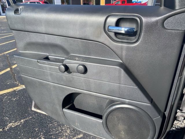 Used 2015 Jeep Patriot Sport image 14