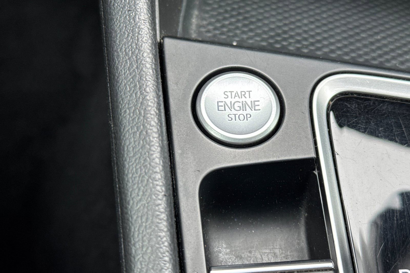 Used 2020 Volkswagen Jetta SE image 23