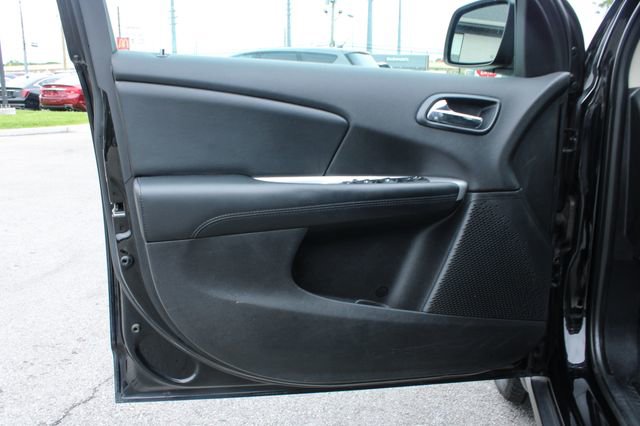 Used 2016 Dodge Journey SXT w/ Comfort/Convenience Group FWD image 10