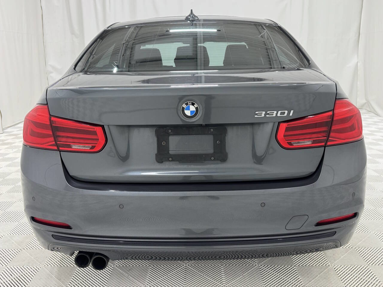 Used 2017 BMW 330i Sedan image 4