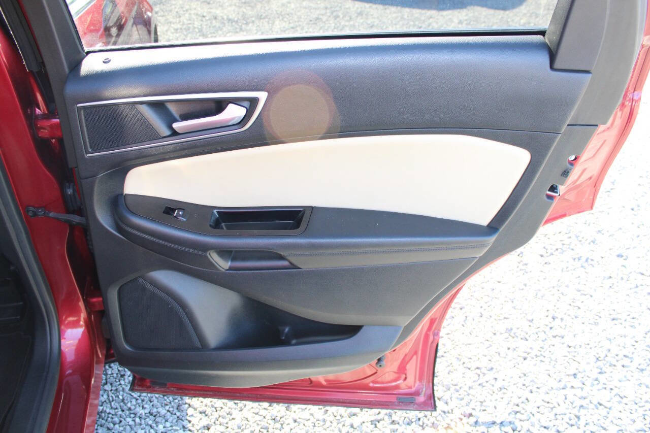 Used 2015 Ford Edge SEL w/ Equipment Group 201A AWD/4WD image 22