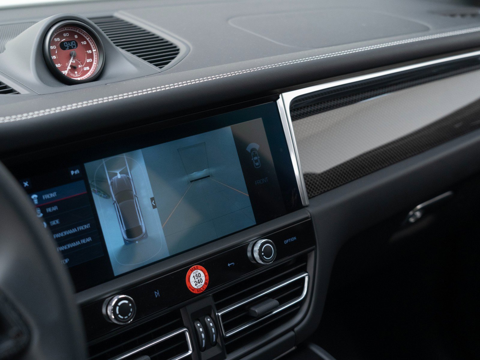 Certified 2025 Porsche Macan GTS image 25