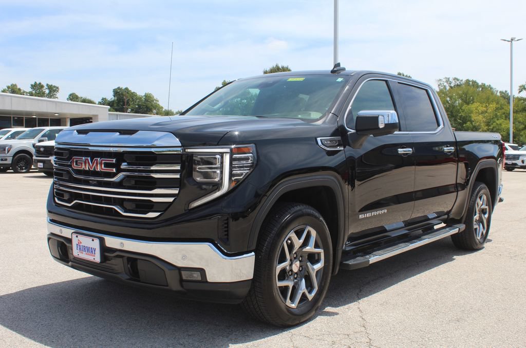 Used 2024 GMC Sierra 1500 SLT w/ SLT Premium Plus Package AWD/4WD image 4