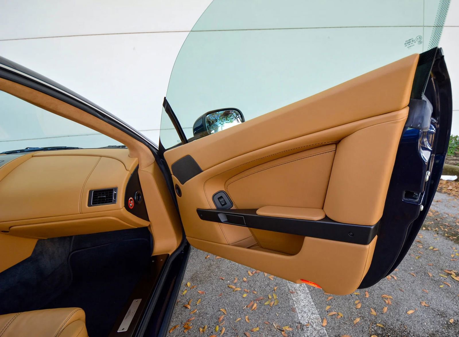 Used 2008 Aston Martin V8 Vantage Coupe image 51