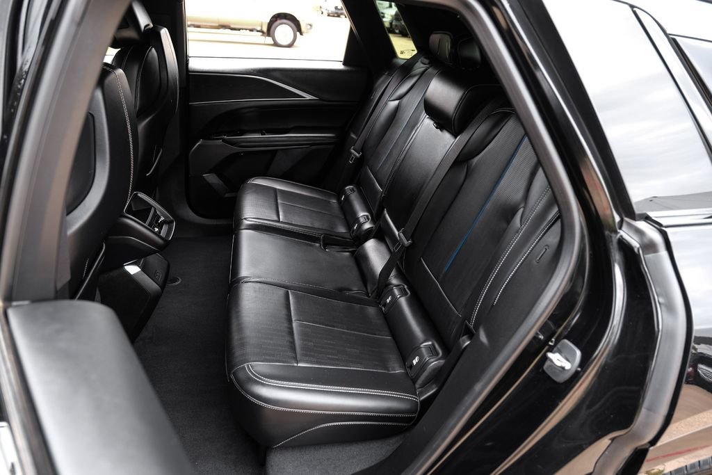Used 2024 Cadillac Lyriq Luxury RWD image 38