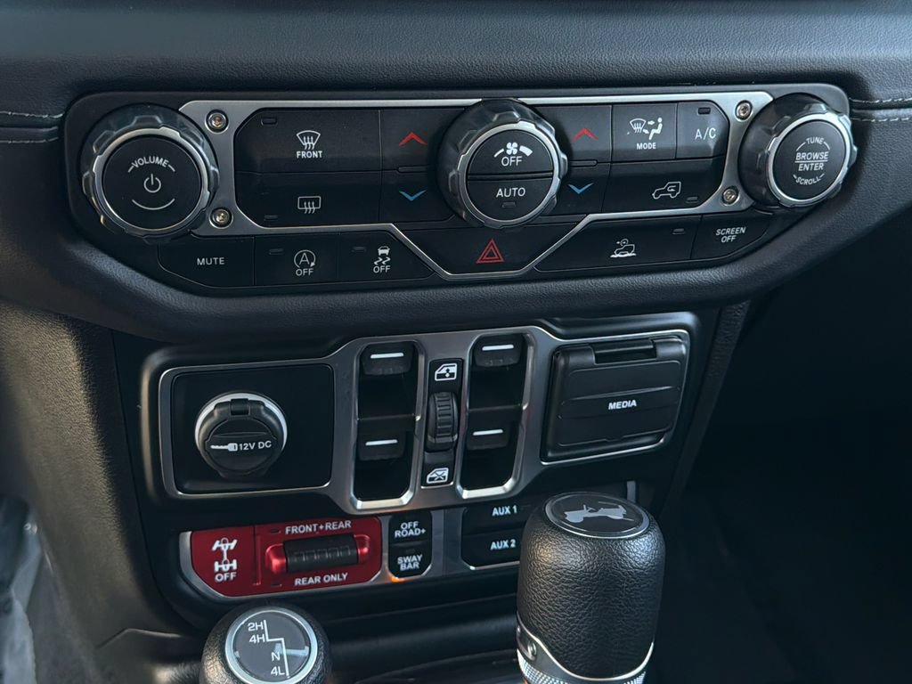 Used 2025 Jeep Wrangler Unlimited Rubicon AWD/4WD image 23