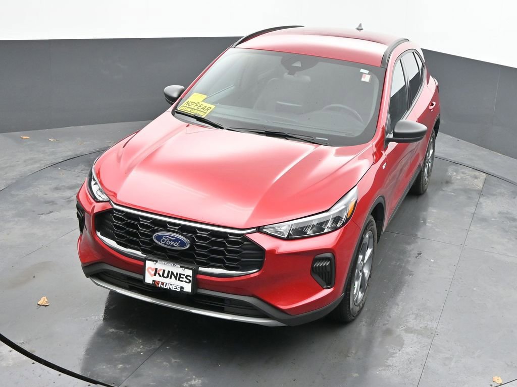 Used 2025 Ford Escape ST-Line w/ Cold Weather Package image 15