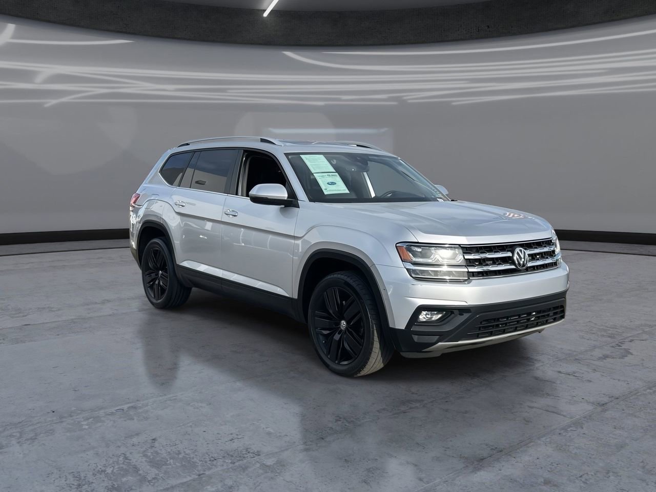 Used 2019 Volkswagen Atlas SE w/ Panoramic Sunroof Package FWD image 2