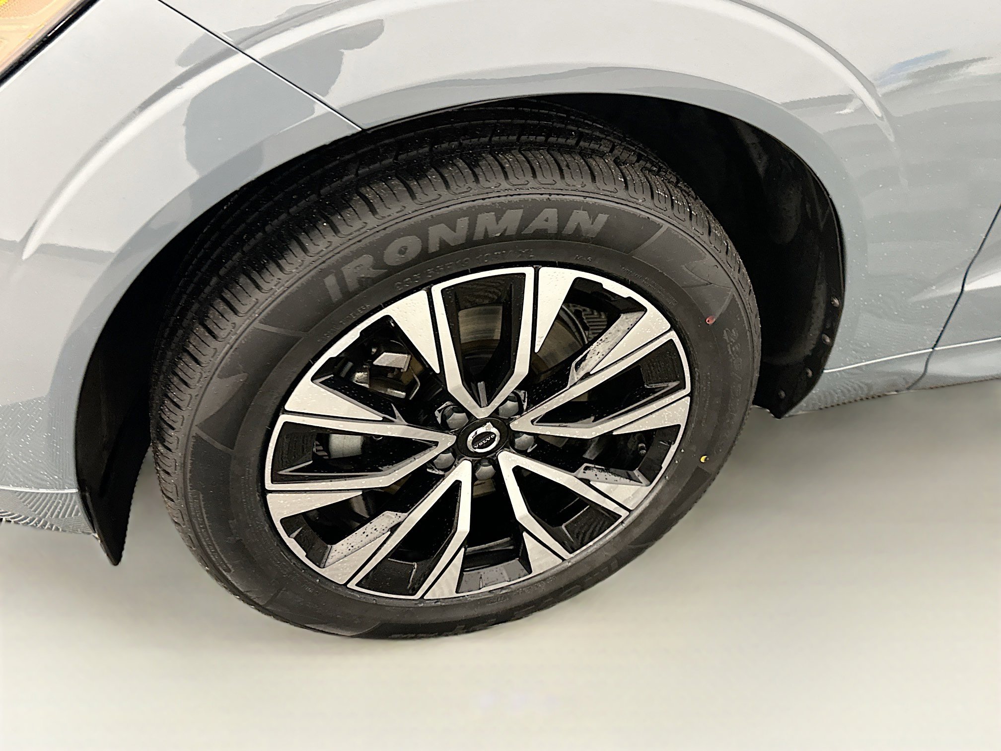 Used 2023 Volvo XC60 B5 Core w/ Climate Package image 11