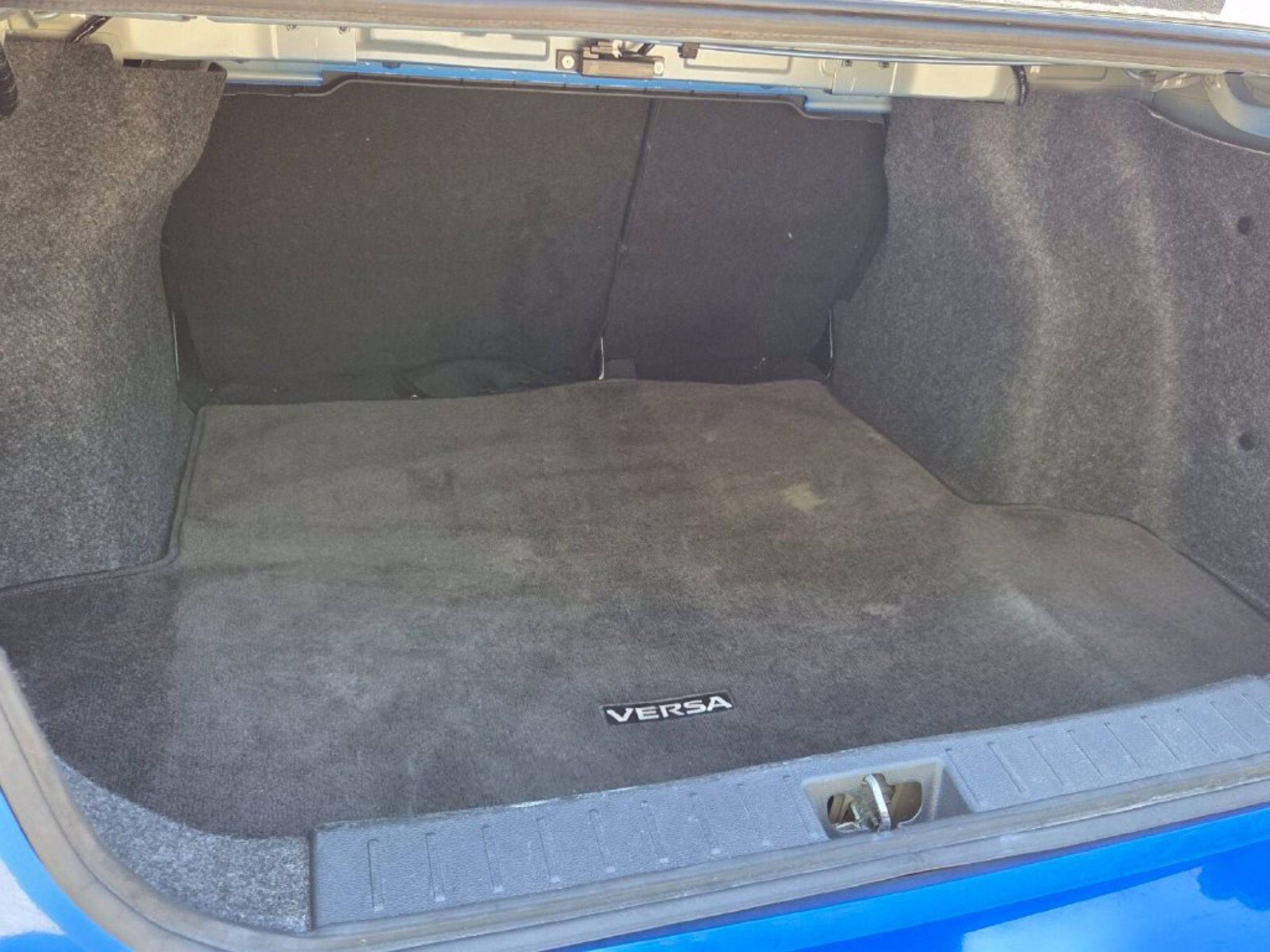 Used 2024 Nissan Versa SV FWD image 13