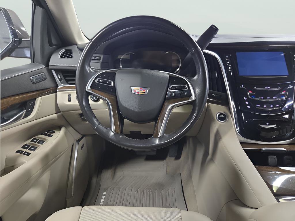 Used 2020 Cadillac Escalade Premium Luxury image 21
