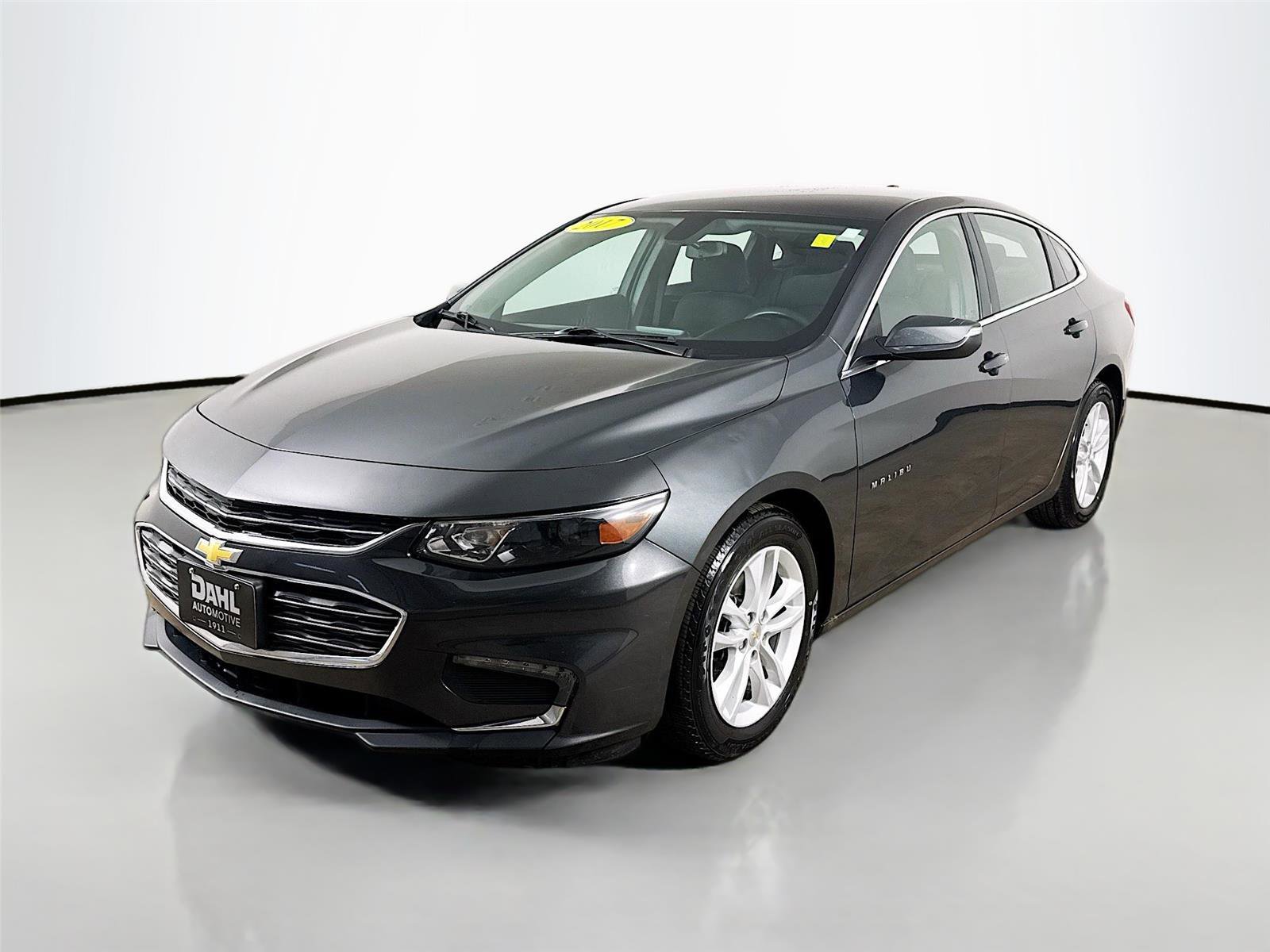 Used 2017 Chevrolet Malibu LT image 4
