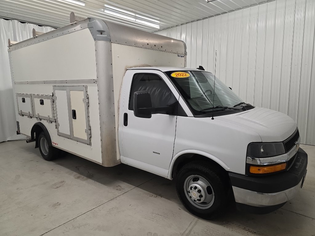 Used 2022 Chevrolet Express 3500 w/ Power Convenience Package image 2