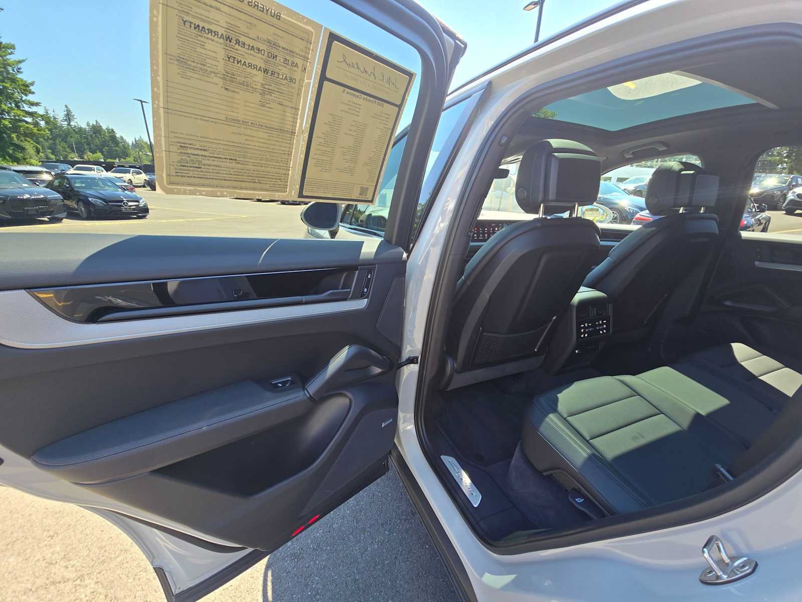 Used 2025 Porsche Cayenne S AWD/4WD image 15