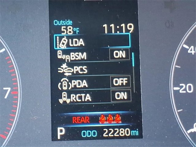 Used 2023 Toyota Corolla Cross SE image 6