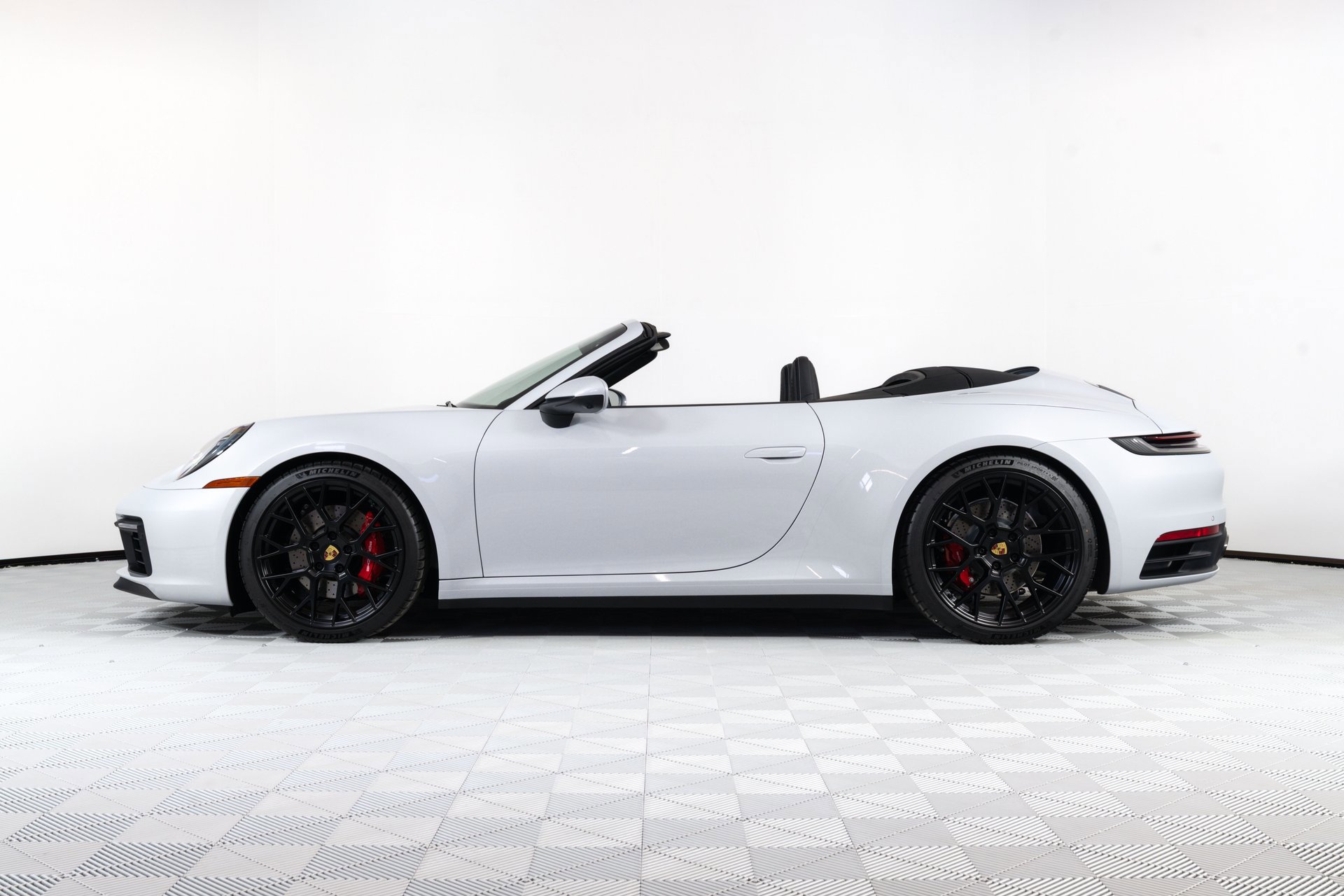 Used 2024 Porsche 911 Carrera 4S image 4