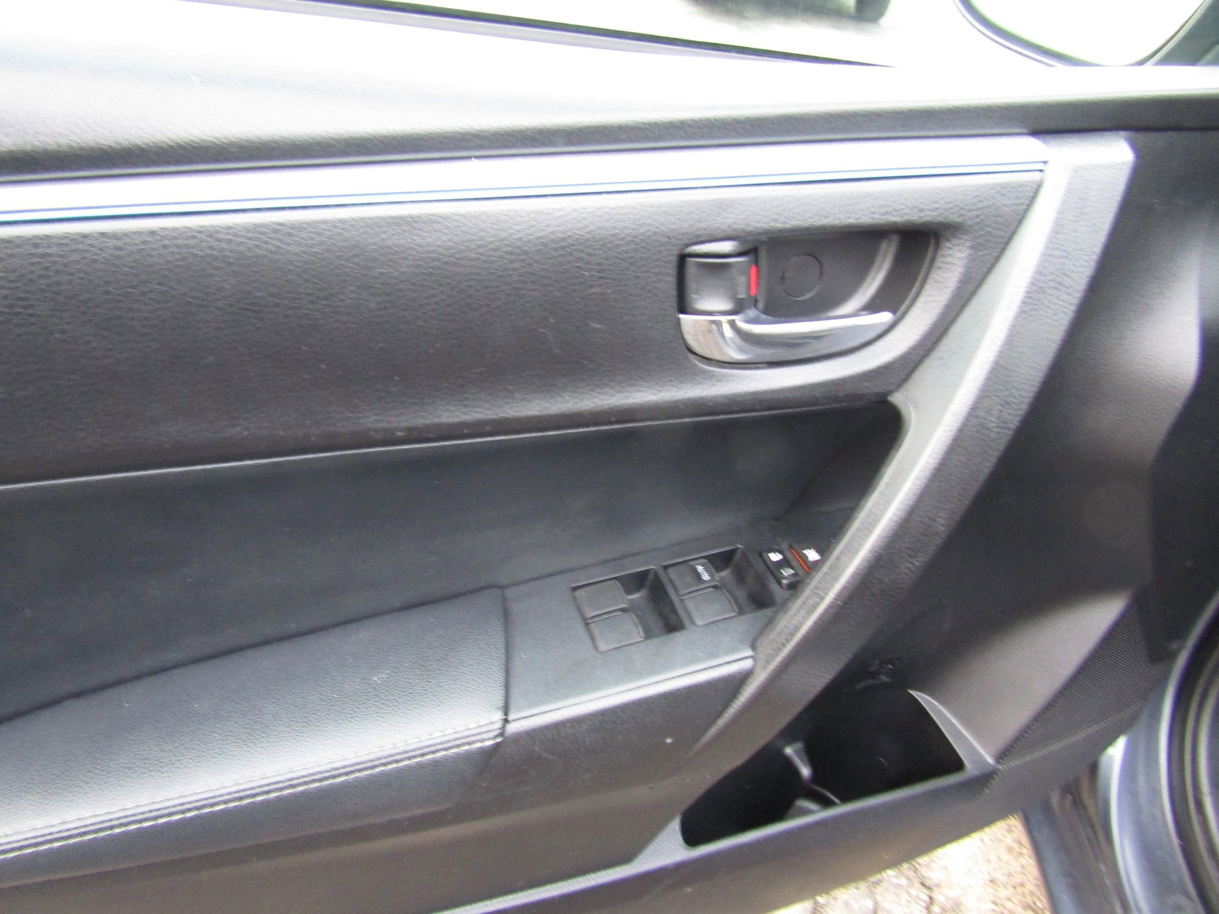 Used 2016 Toyota Corolla S image 14