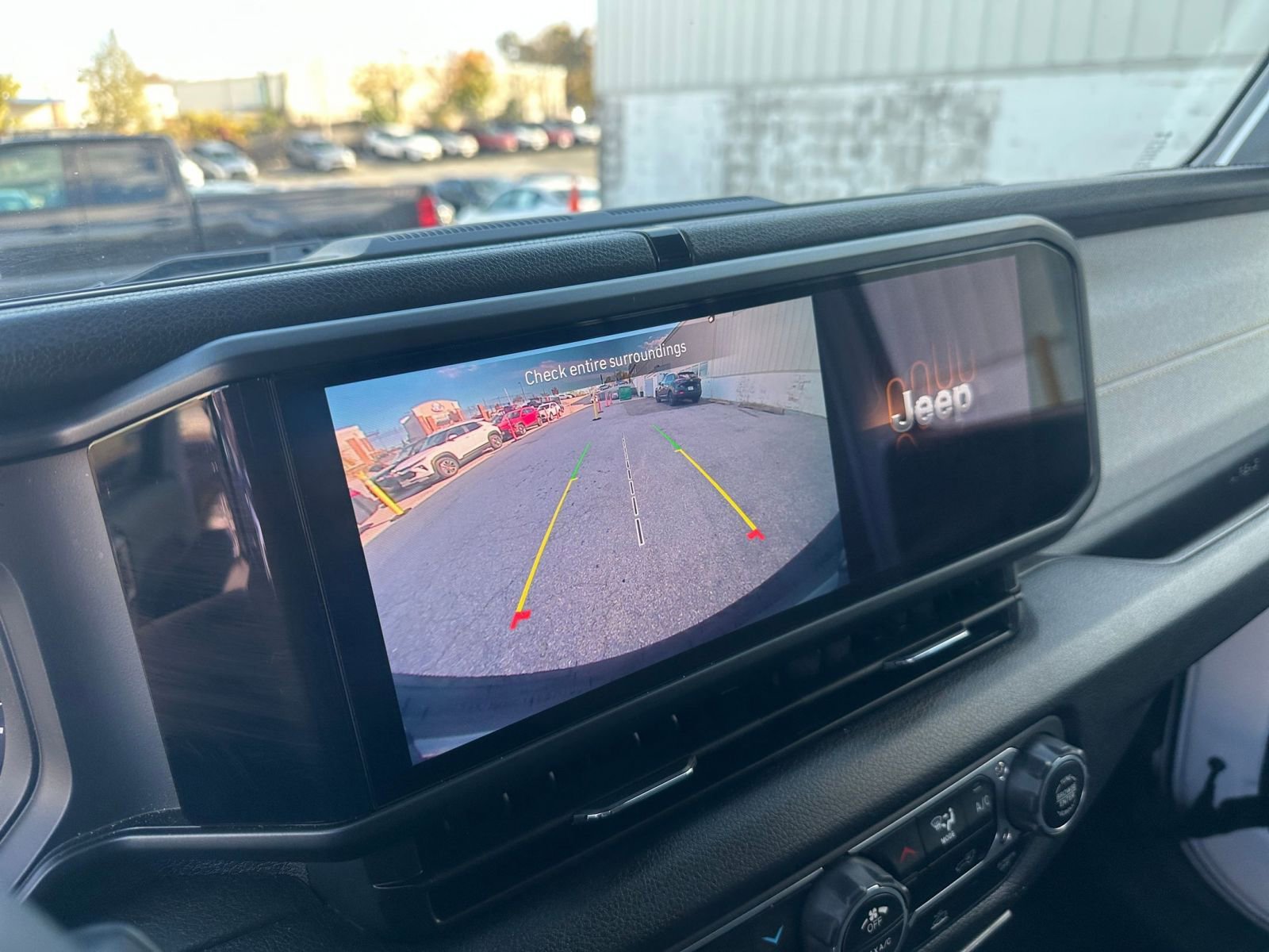 Used 2025 Jeep Wrangler Sport S image 17