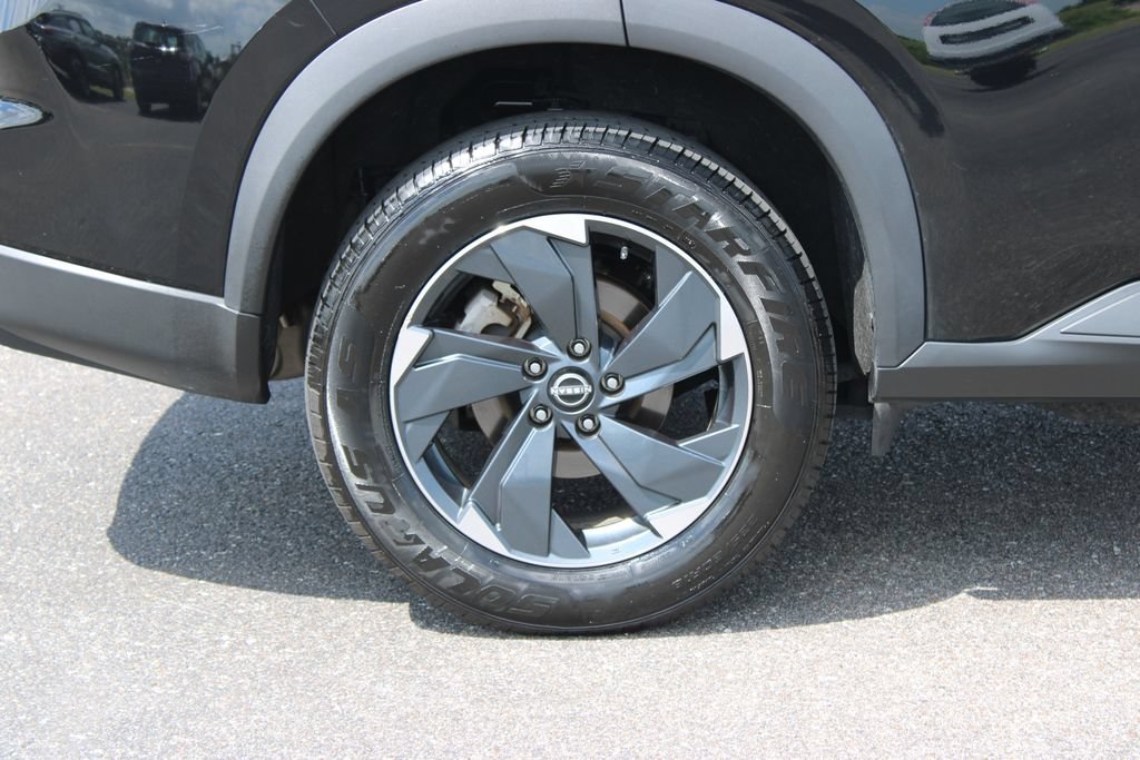 Used 2024 Nissan Rogue SV AWD/4WD image 13