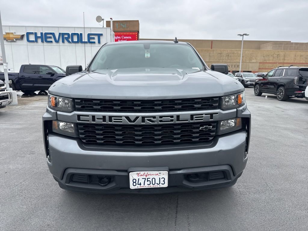 Used 2022 Chevrolet Silverado 1500 Custom w/ LPO, Blackout Package RWD image 2