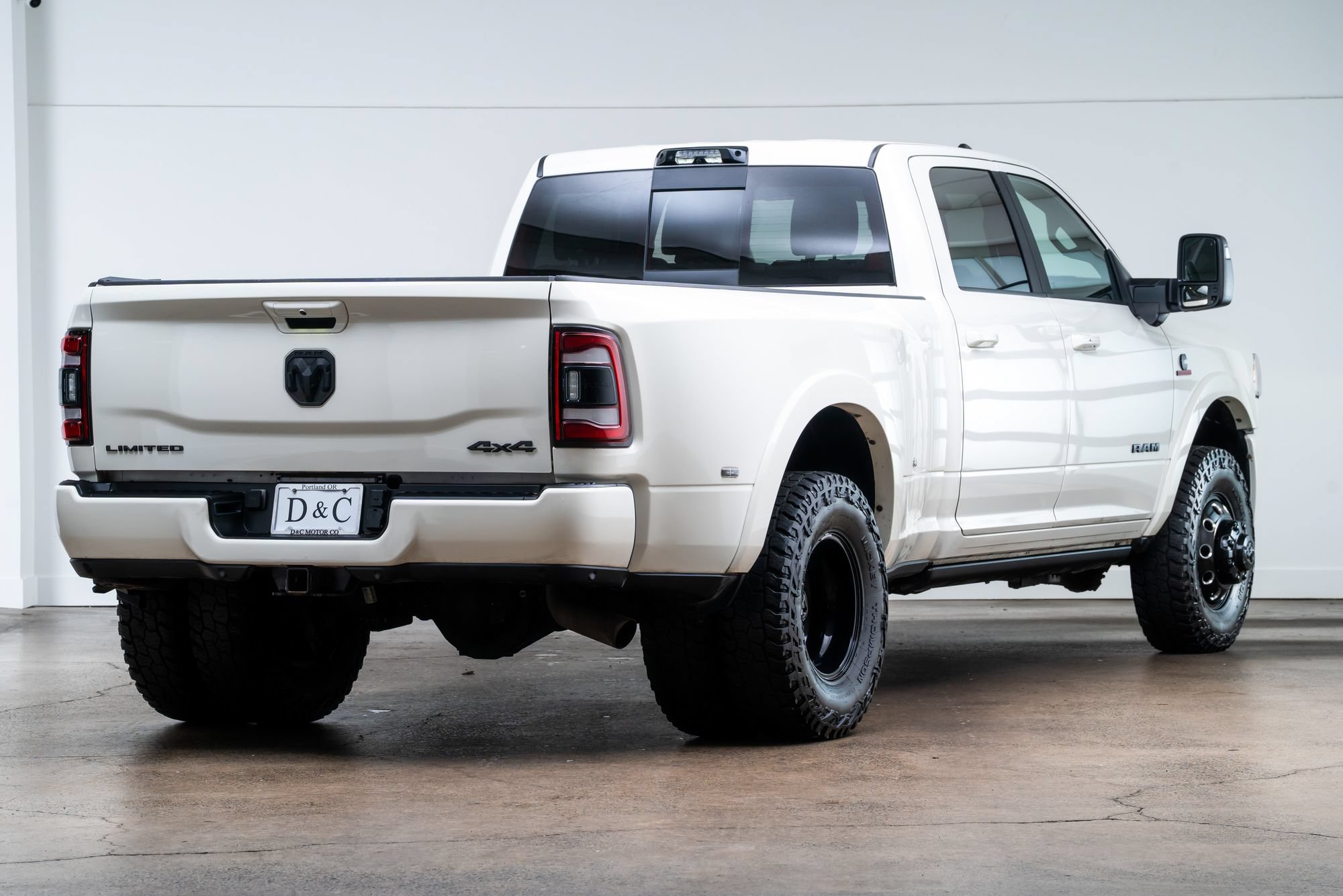 Used 2024 RAM 3500 Limited w/ Night Edition AWD/4WD image 5