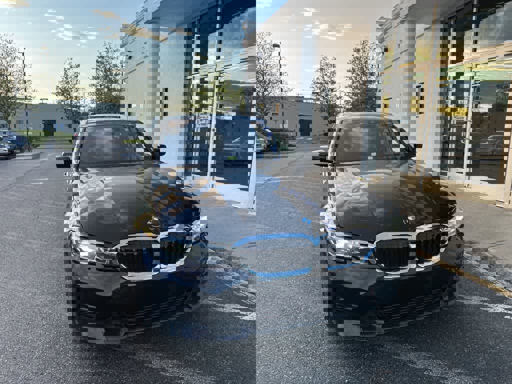 Used 2021 BMW 330e xDrive w/ Premium Package image 7