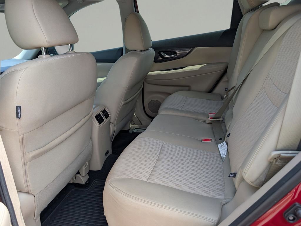 Used 2019 Nissan Rogue SV w/ Premium Package FWD image 14