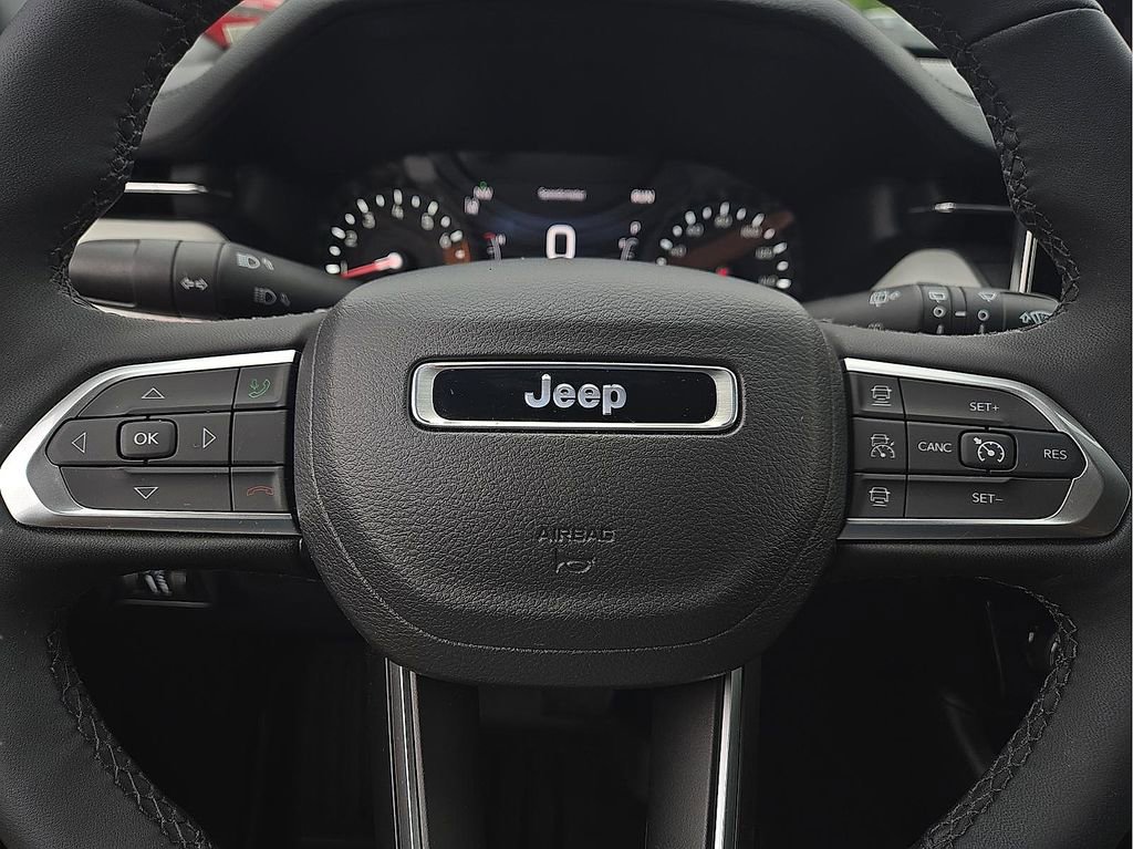 Used 2026 Jeep Compass Limited AWD/4WD image 37