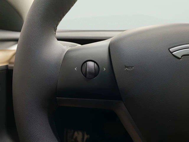 Used 2023 Tesla Model 3 Standard Range RWD image 32