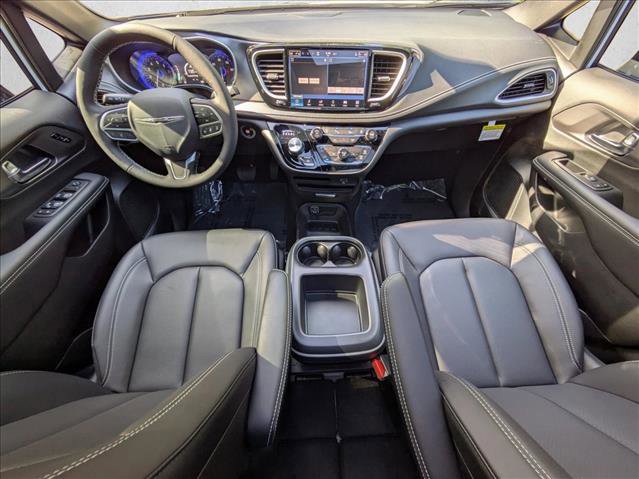 New 2026 Chrysler Pacifica Select FWD image 3