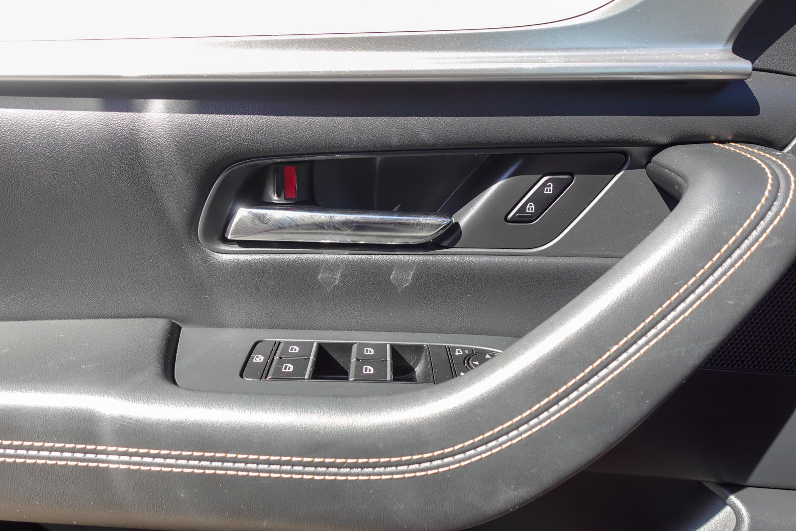 Used 2024 MAZDA CX-90 Plug-In Hybrid w/ Preferred AWD/4WD image 17