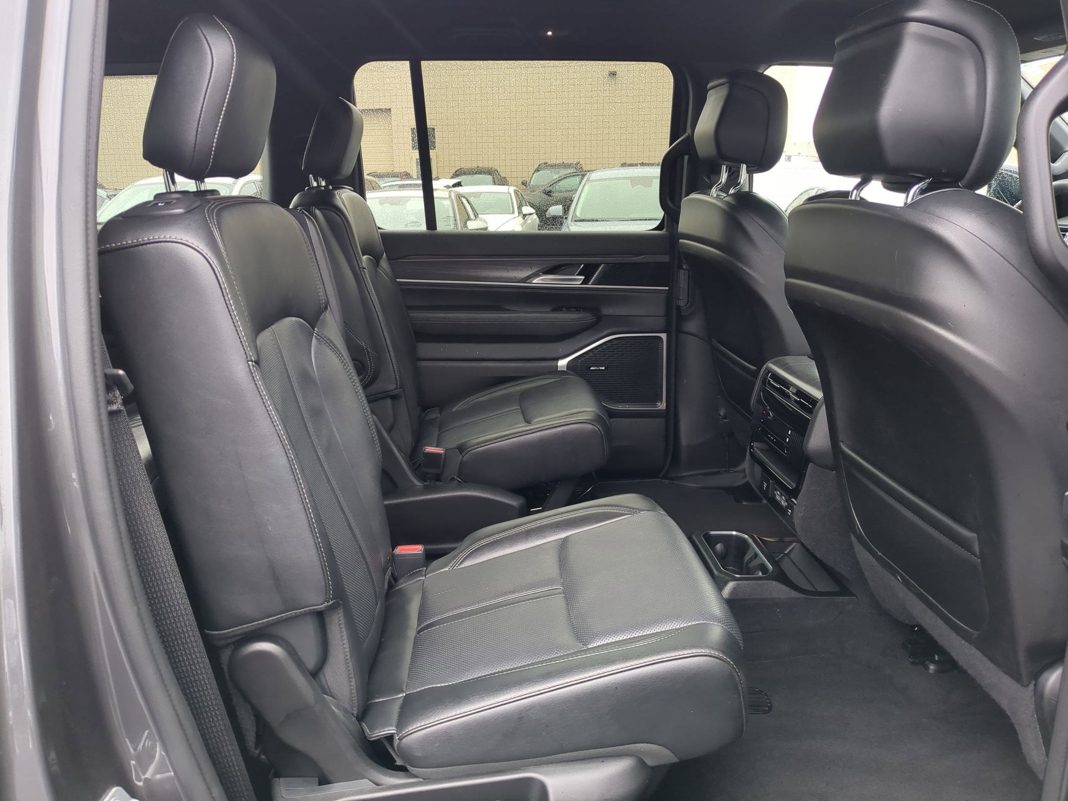 Used 2024 Jeep Wagoneer Series II image 33