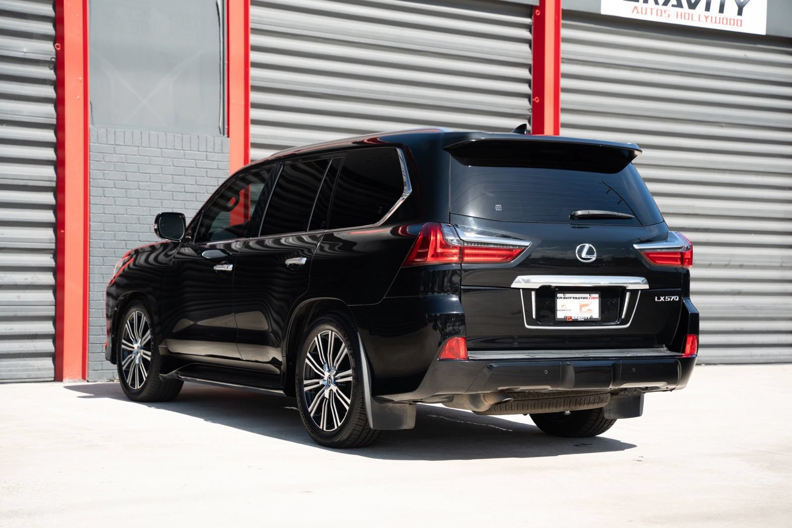 Used 2019 Lexus LX 570 4WD w/ Luxury Package image 13