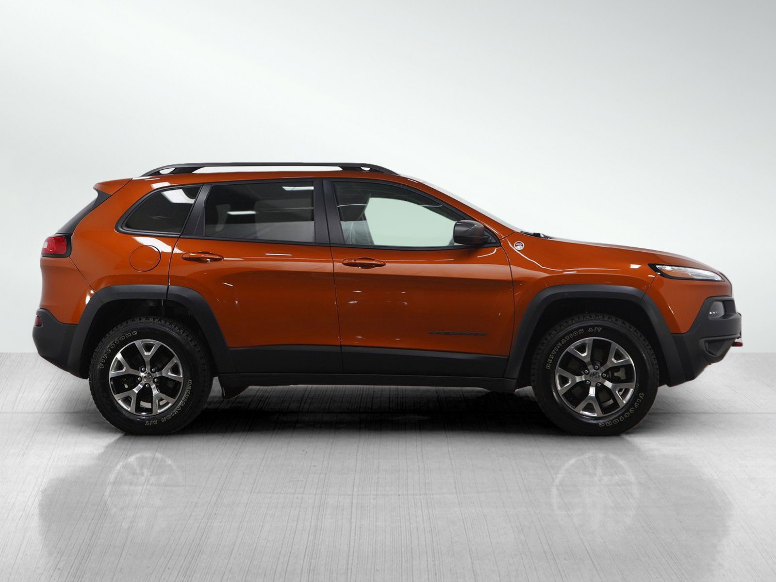 Used 2016 Jeep Cherokee Trailhawk w/ Comfort/Convenience Group image 6