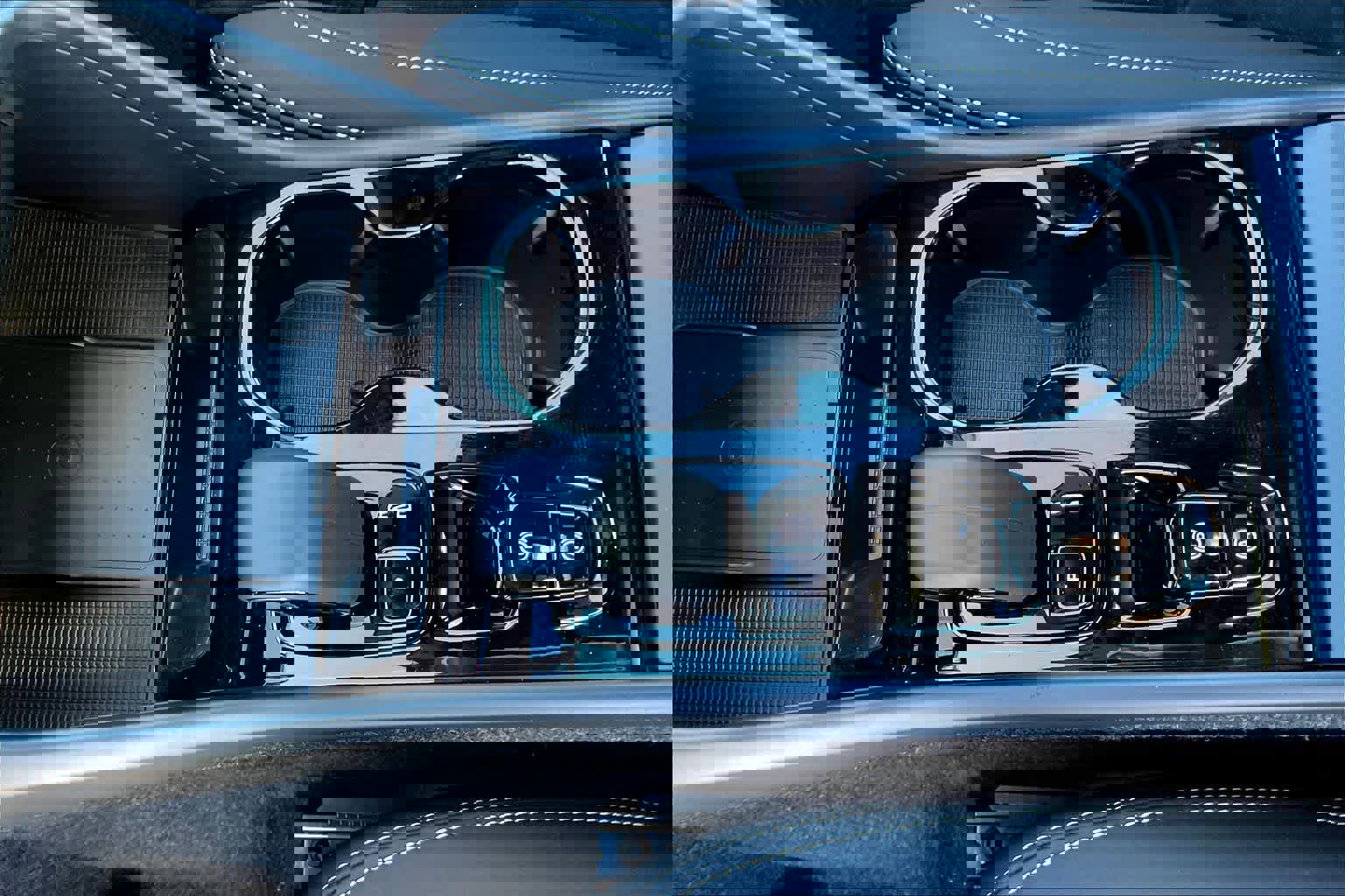 New 2026 Volvo XC40 B5 Ultra w/ Climate Package image 10