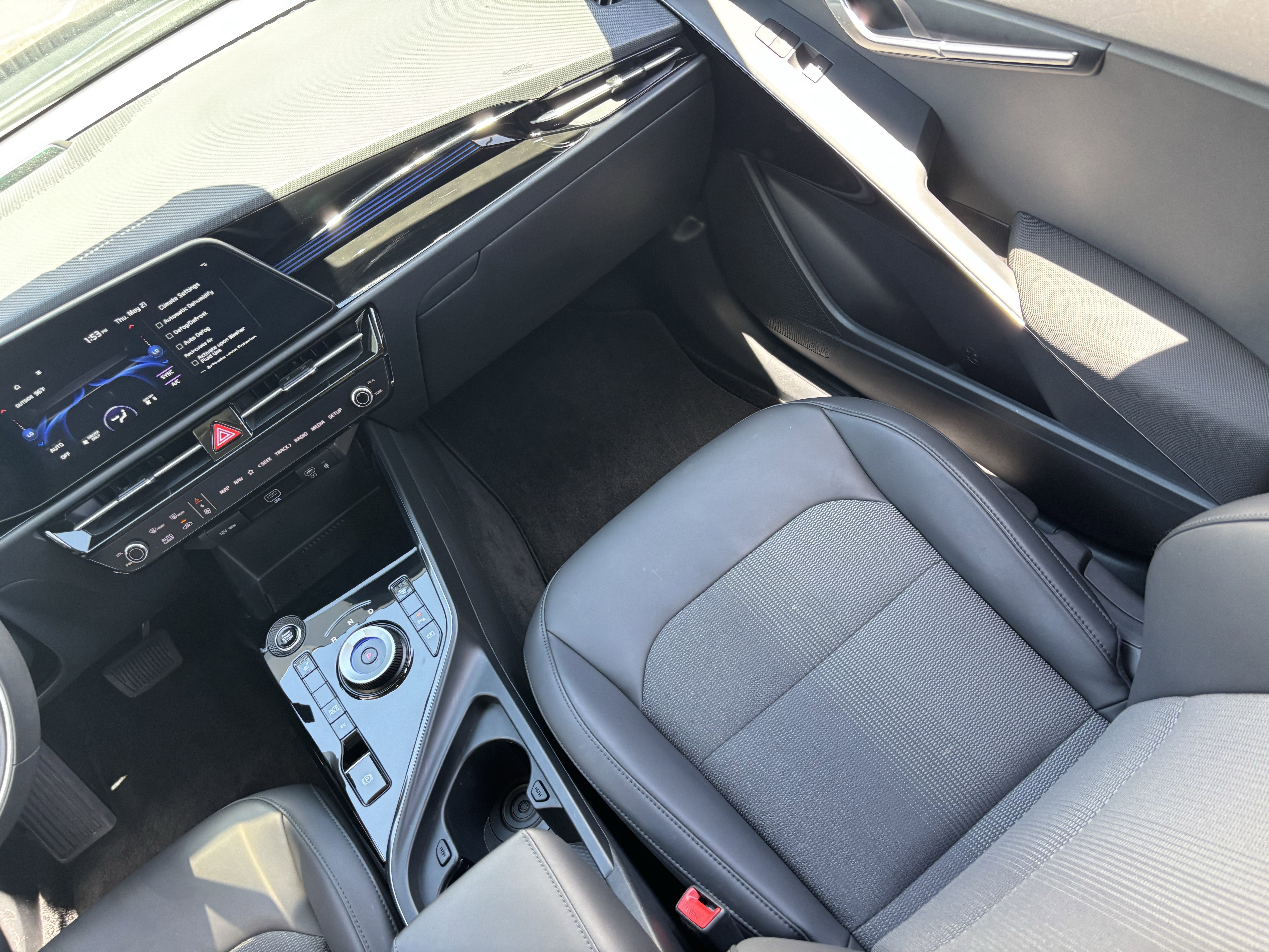 Certified 2025 Kia Niro EX FWD image 14