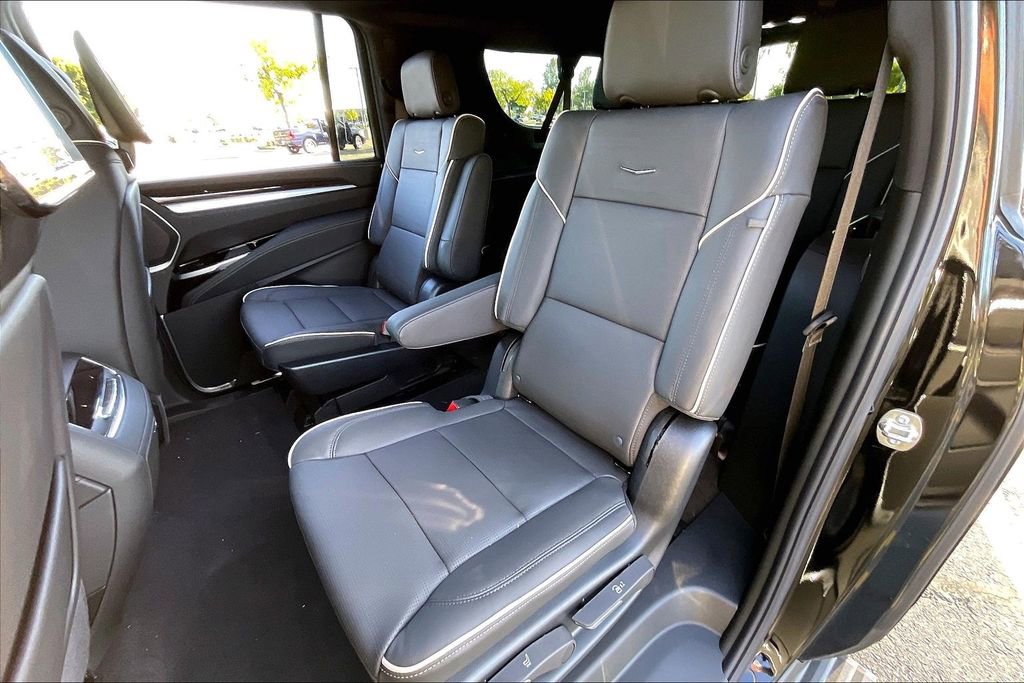 New 2026 Cadillac Escalade ESV Luxury image 29