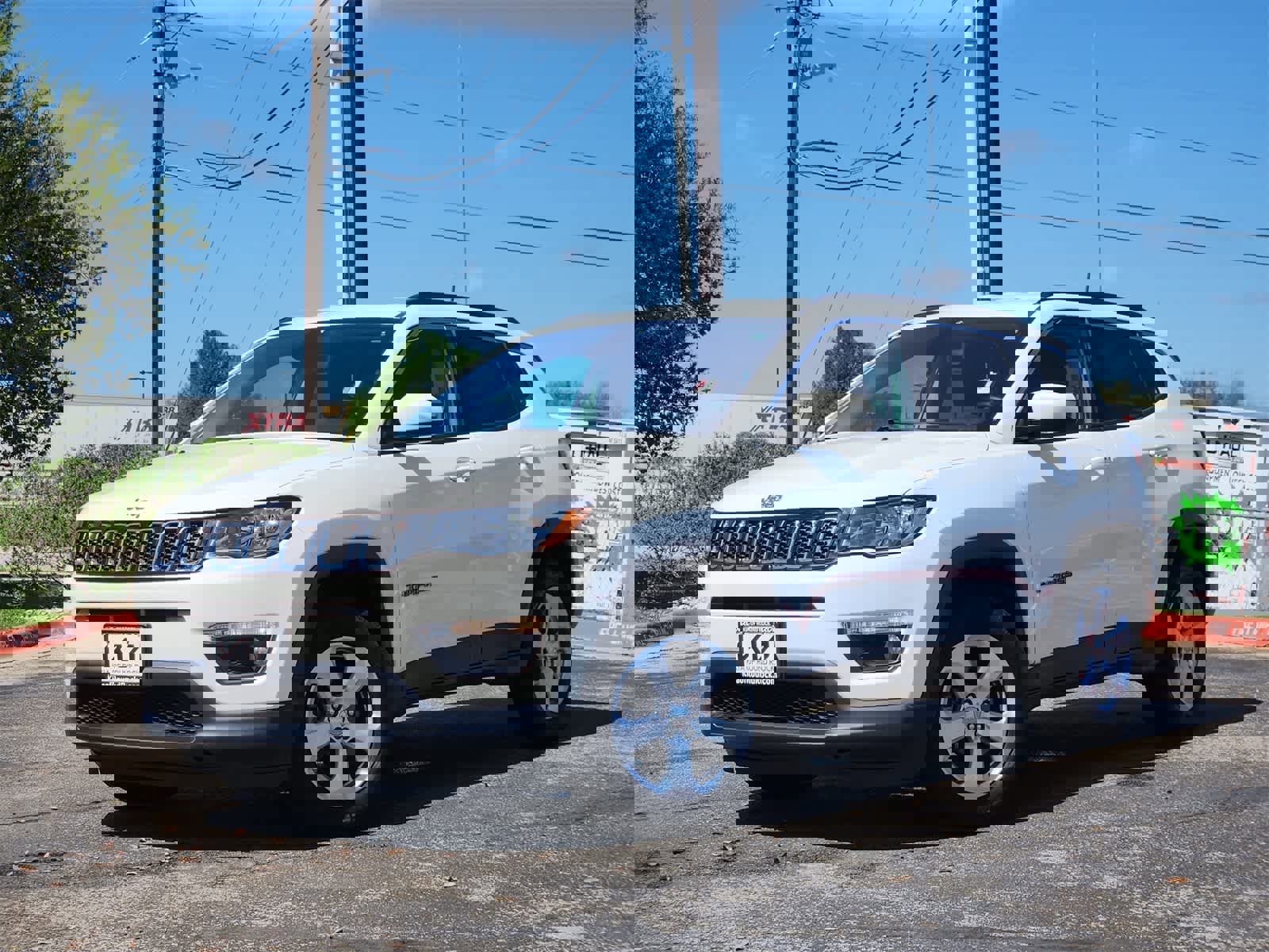 Used 2018 Jeep Compass Latitude w/ Cold Weather Group image 1