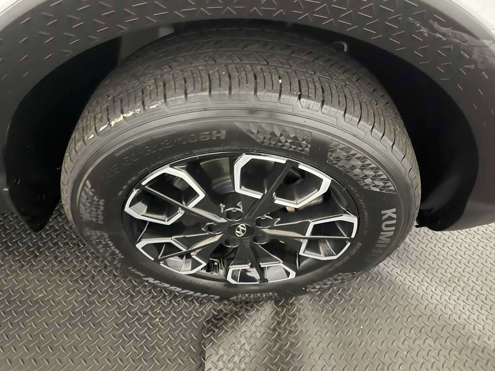 Used 2023 Hyundai Santa Cruz SE image 12