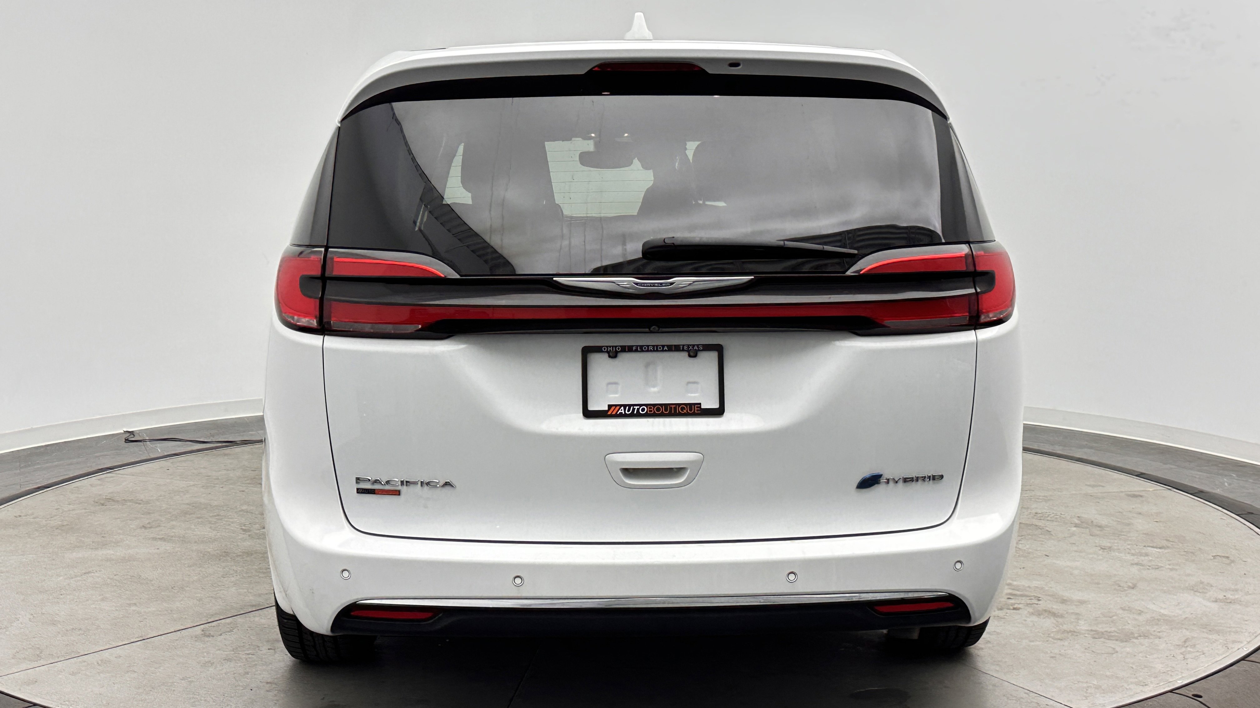 Used 2022 Chrysler Pacifica Touring-L FWD image 6