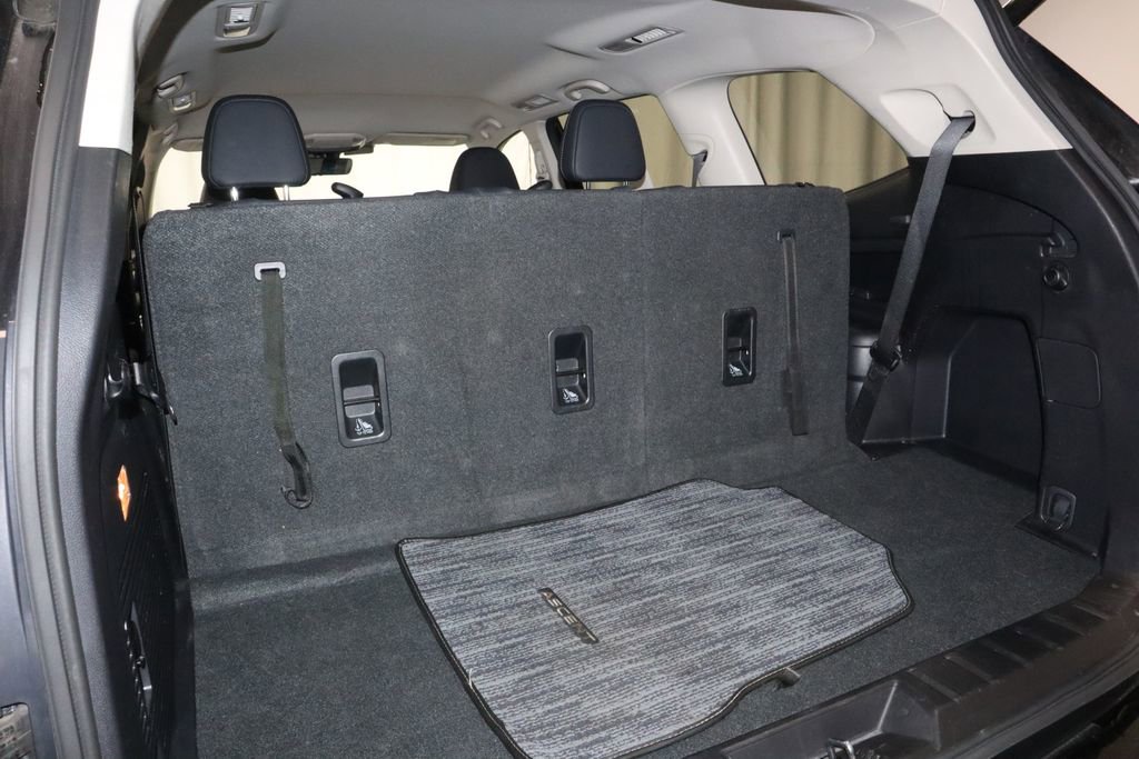 Used 2023 Subaru Ascent Limited image 18