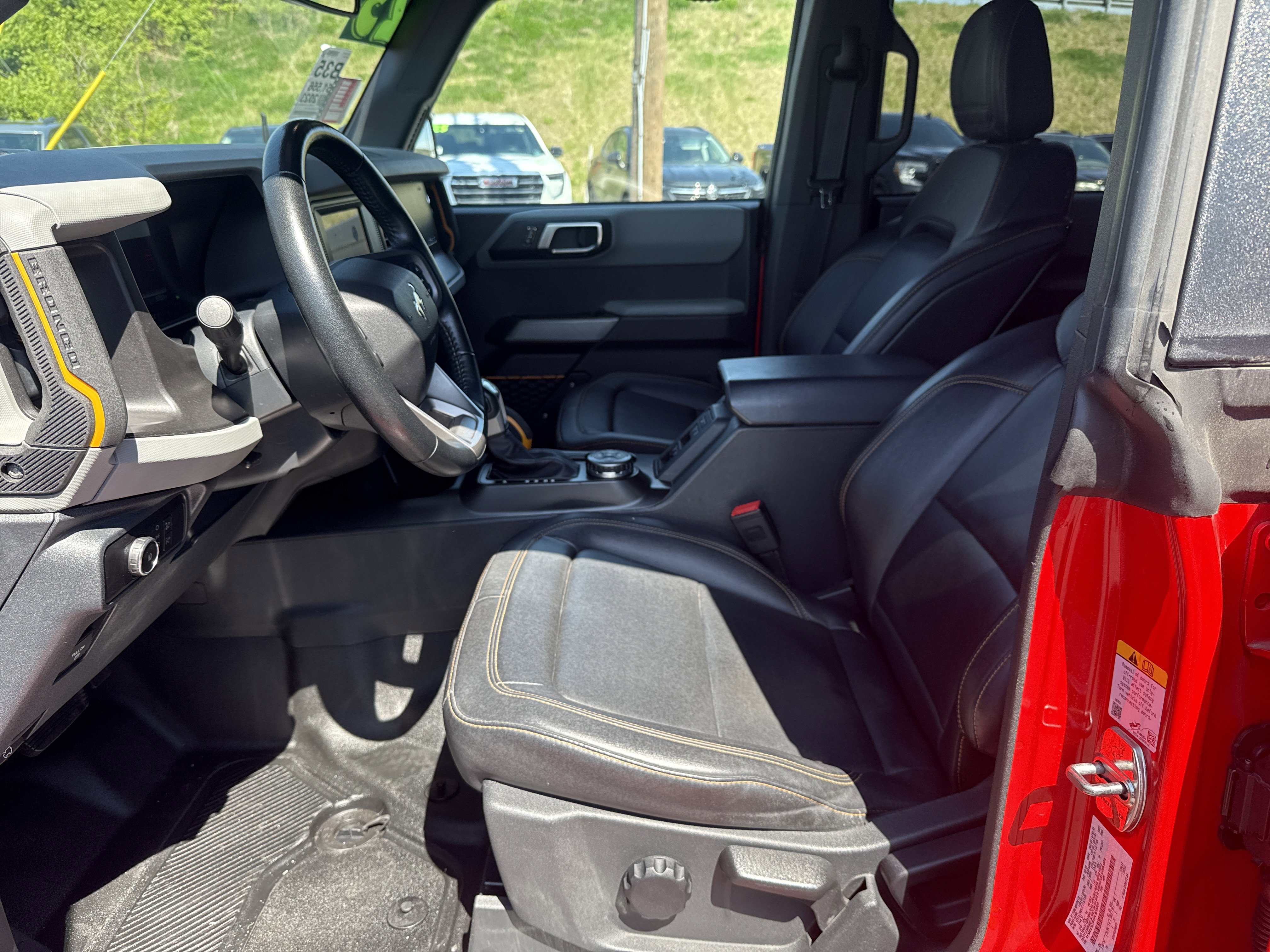 Used 2023 Ford Bronco Badlands w/ Sasquatch Package AWD/4WD image 12