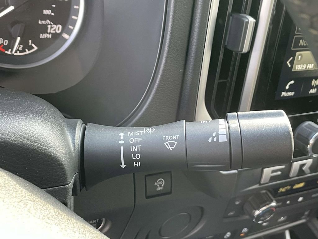 Used 2025 Nissan Frontier SV w/ SV Convenience Package image 23