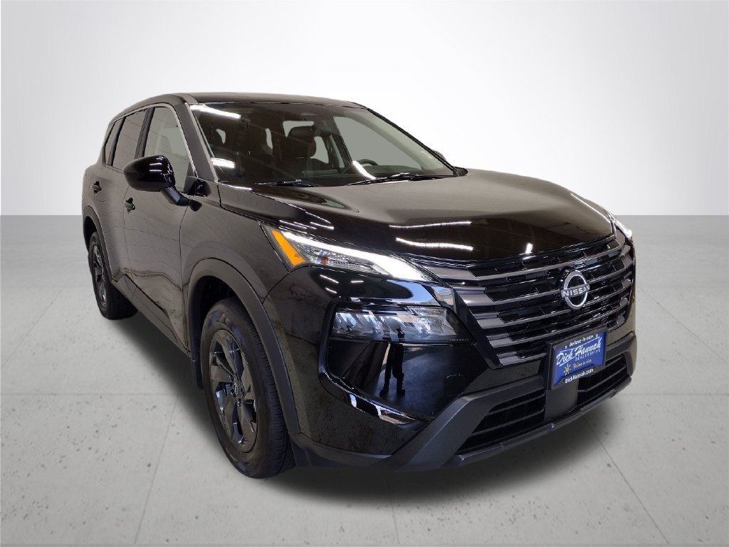 Used 2026 Nissan Rogue SV w/ Cold Weather Package AWD/4WD image 4