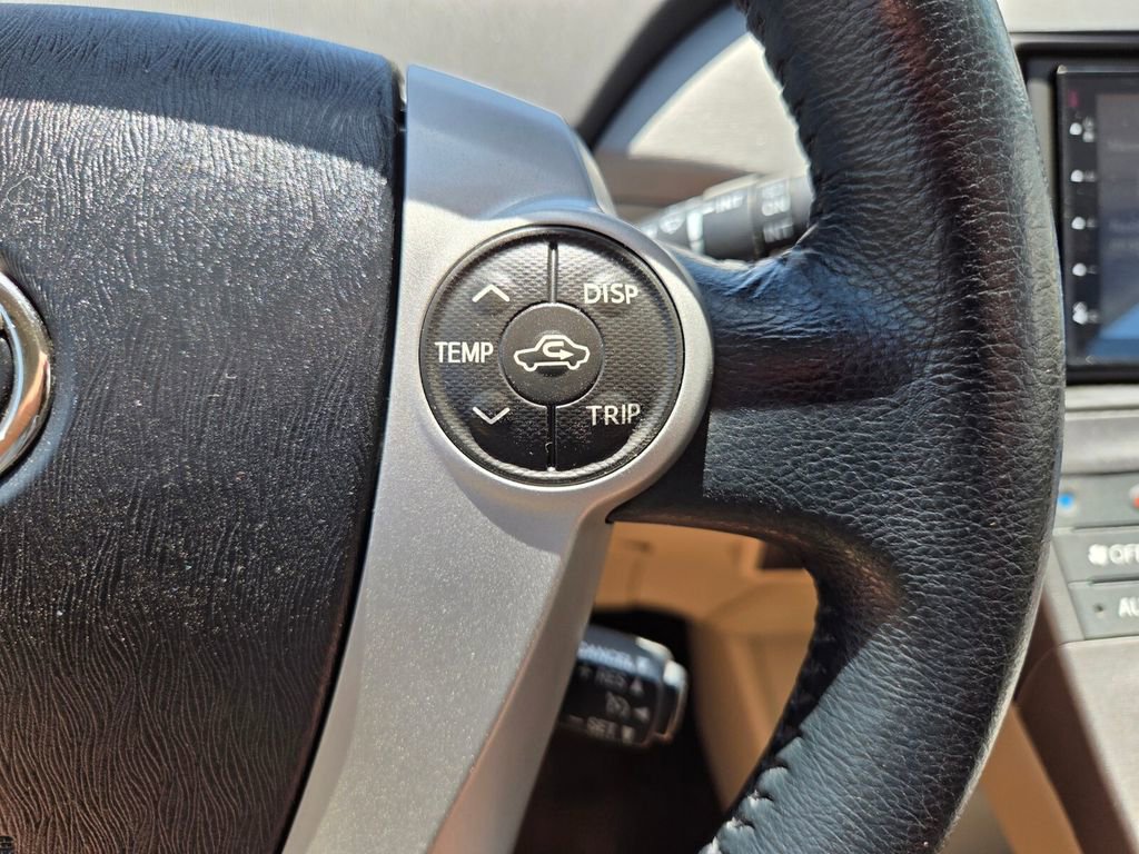 Used 2014 Toyota Prius Five FWD image 29