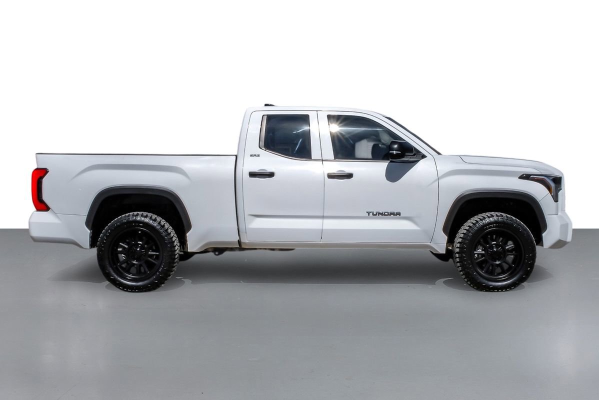 Used 2022 Toyota Tundra SR5 w/ SR5 Convenience Package image 6