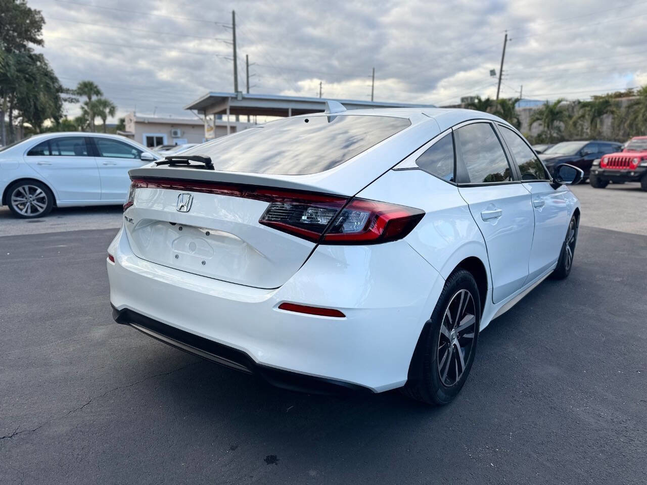 Used 2024 Honda Civic LX image 9