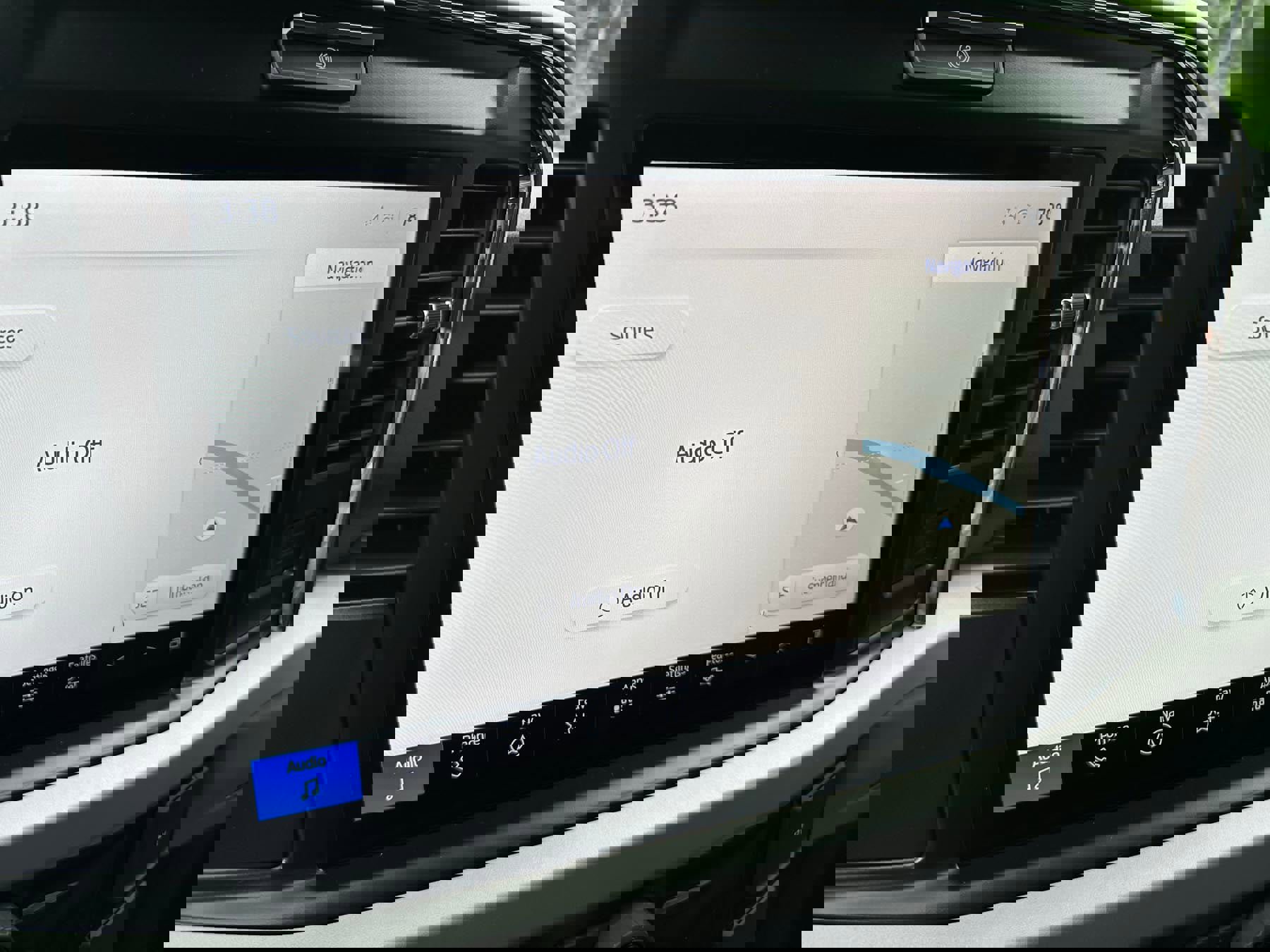 New 2025 Ford F350 XLT w/ Black Appearance Package image 23