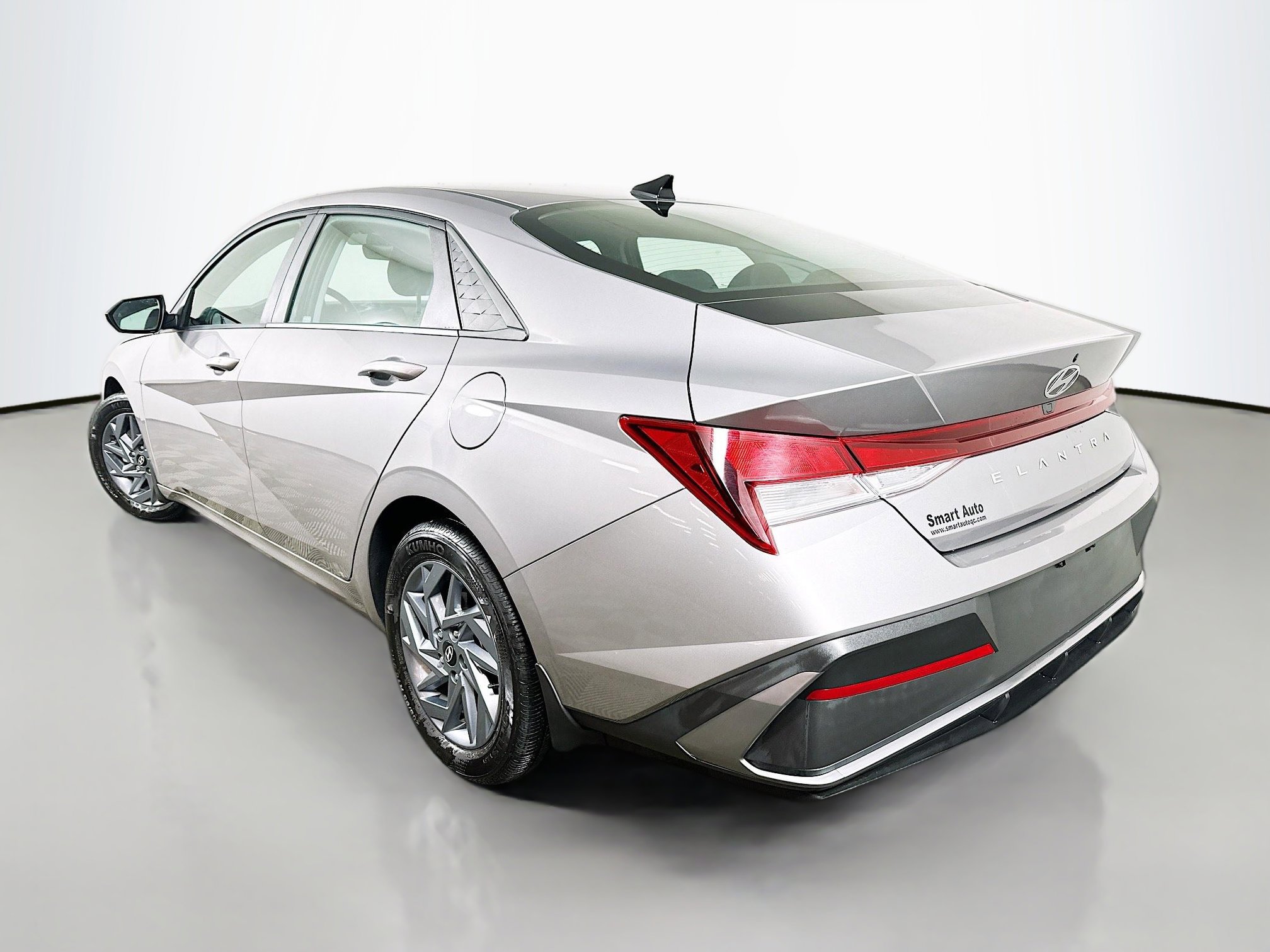 Used 2024 Hyundai Elantra SEL image 5