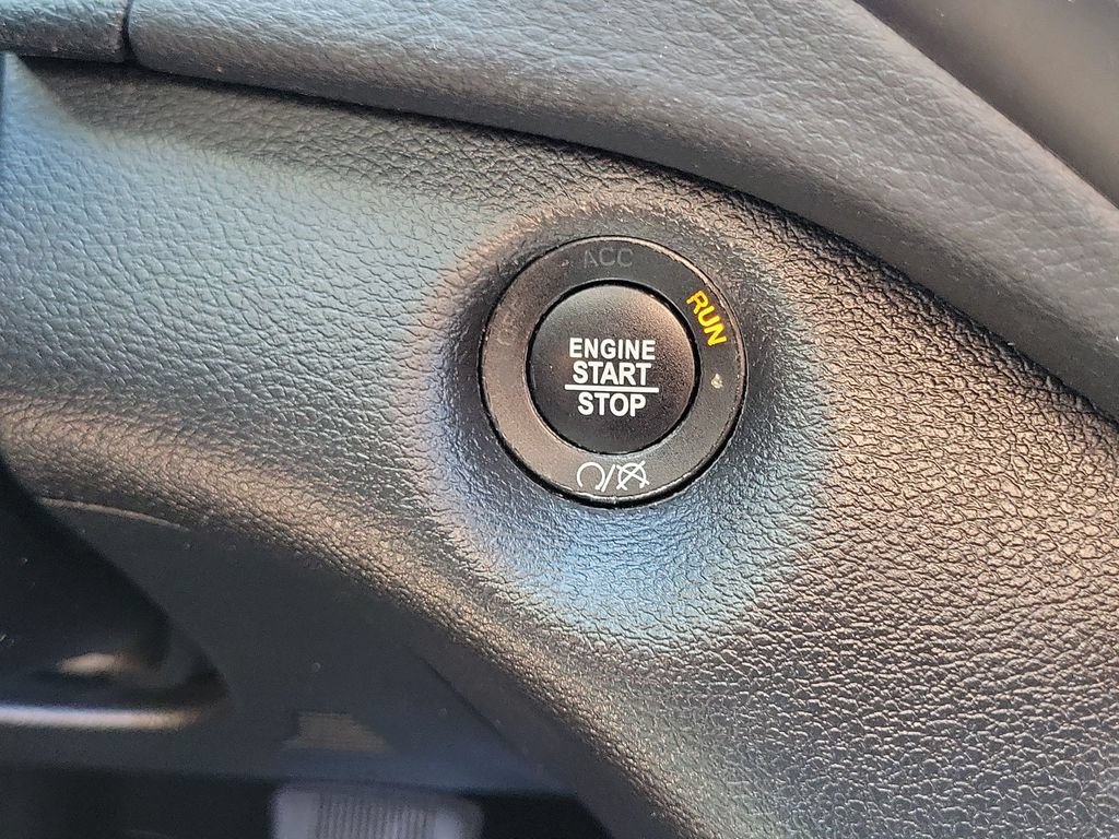Used 2020 Jeep Cherokee Latitude Plus FWD image 16